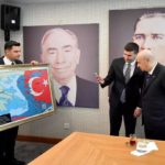 Προκλήσεις δίχως τέλος από Τουρκία: Μετά τους λεονταρισμούς Ακάρ, χάρτης με Αιγαίο και Κρήτη υπό τουρκική κατοχή στα χέρια του Μπαχτσελί