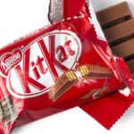 Η Nestle αλλάζει τα περιτυλίγματα στις σοκολάτες – Δισεκατομμύρια λιγότερα κομμάτια πλαστικού στην αλυσίδα εφοδιασμού