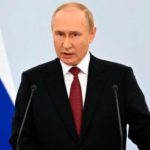 Ο Πούτιν ψάχνει «σωσίβια» σε Καντίροφ και Σαουδική Αραβία μετά την κατάρρευση στα μέτωπα