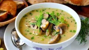 Σούπα με κοτόπουλο,συκωτάκια και μανιτάρια-Soup with chicken livers and mushrooms (2)