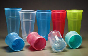 plastic_water_cups_0