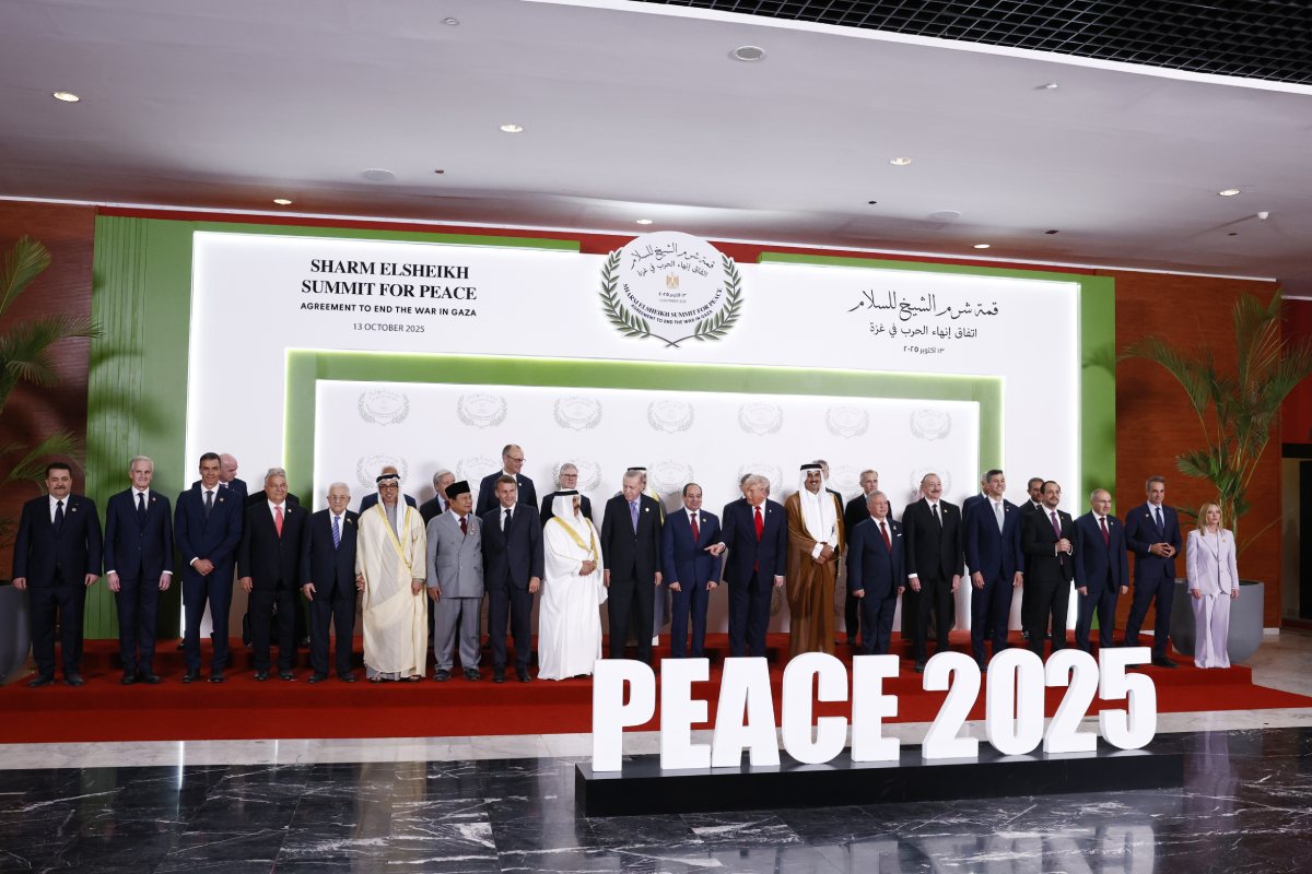 gaza peace summit in sharm el sheikh gathers world leaders