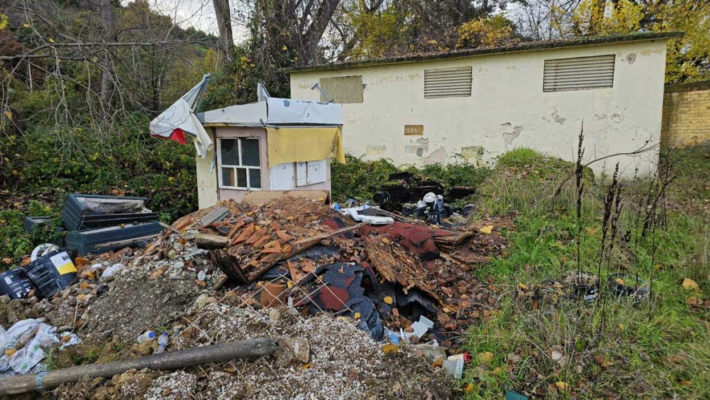 5e37515b 5c8d 4ffd 8e6f 1fefbfb52baa