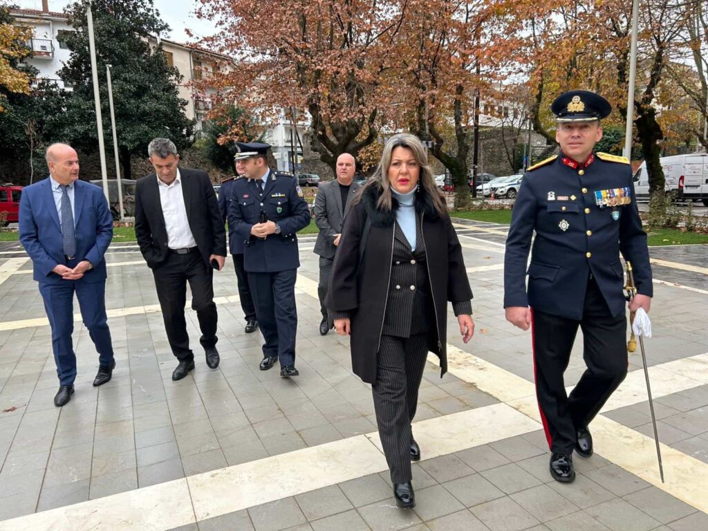 maria antoniou eortasmos imeras enoplon dynameon 8