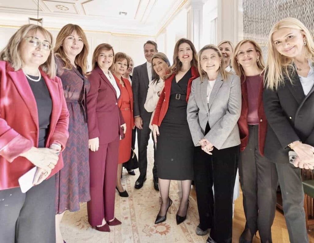 maria antoniou kyriakos mitsotakis eortastiki synantisi 4