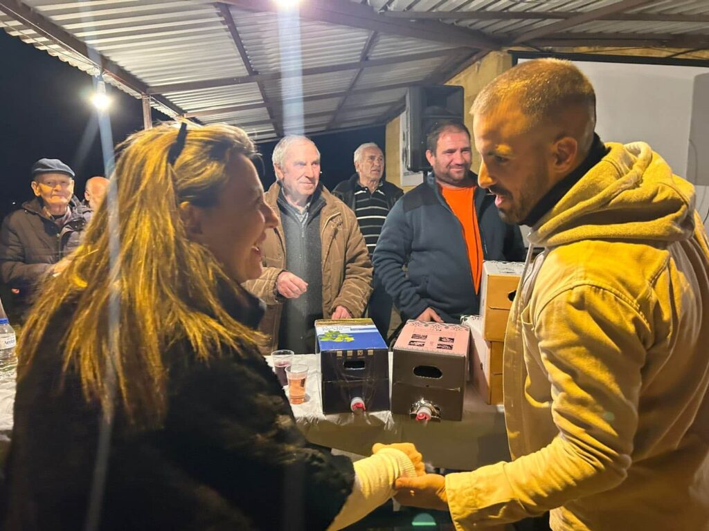 maria antoniou xristougenniatikes ekdiloseis 6