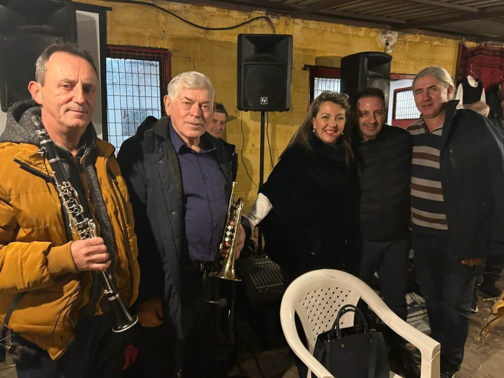 maria antoniou xristougenniatikes ekdiloseis 9