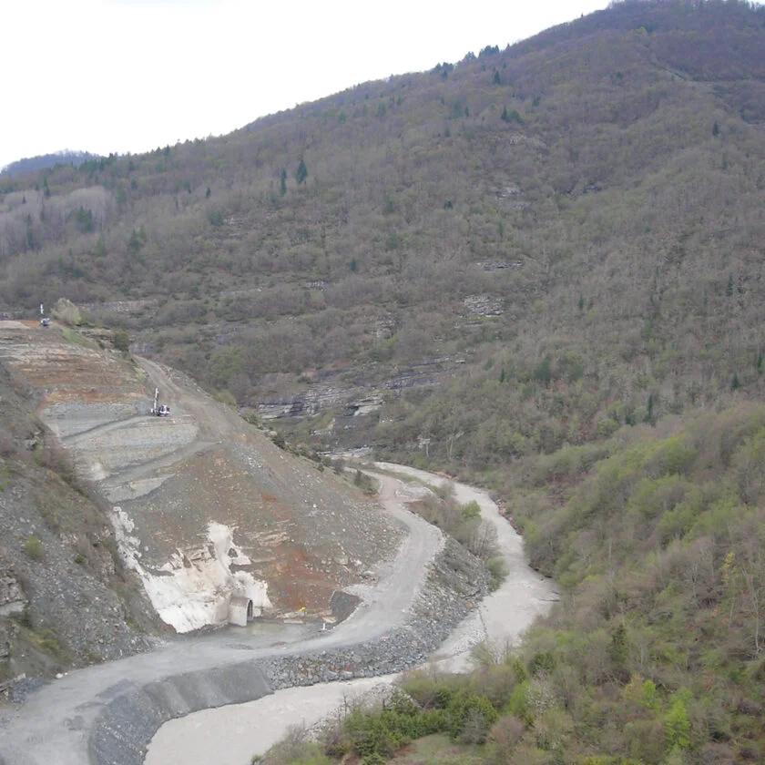 1α Γενική άποψη από ανάντη Σήραγγα εκτροπής είσοδος 840x840