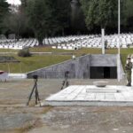 stratiotika nekrotafeia