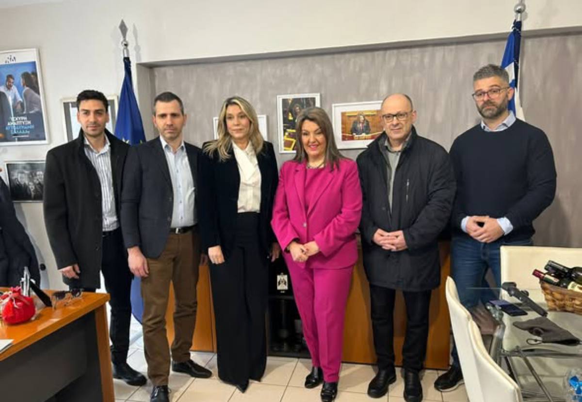 maria antoniou yfypourgos tourismou anna karamanli 1