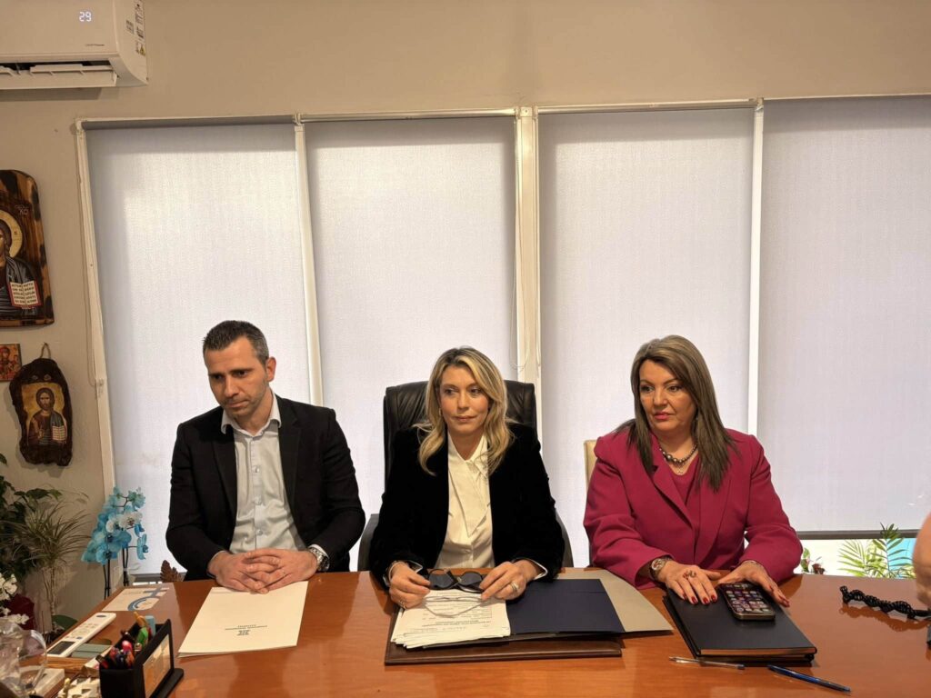 maria antoniou yfypourgos tourismou anna karamanli 4