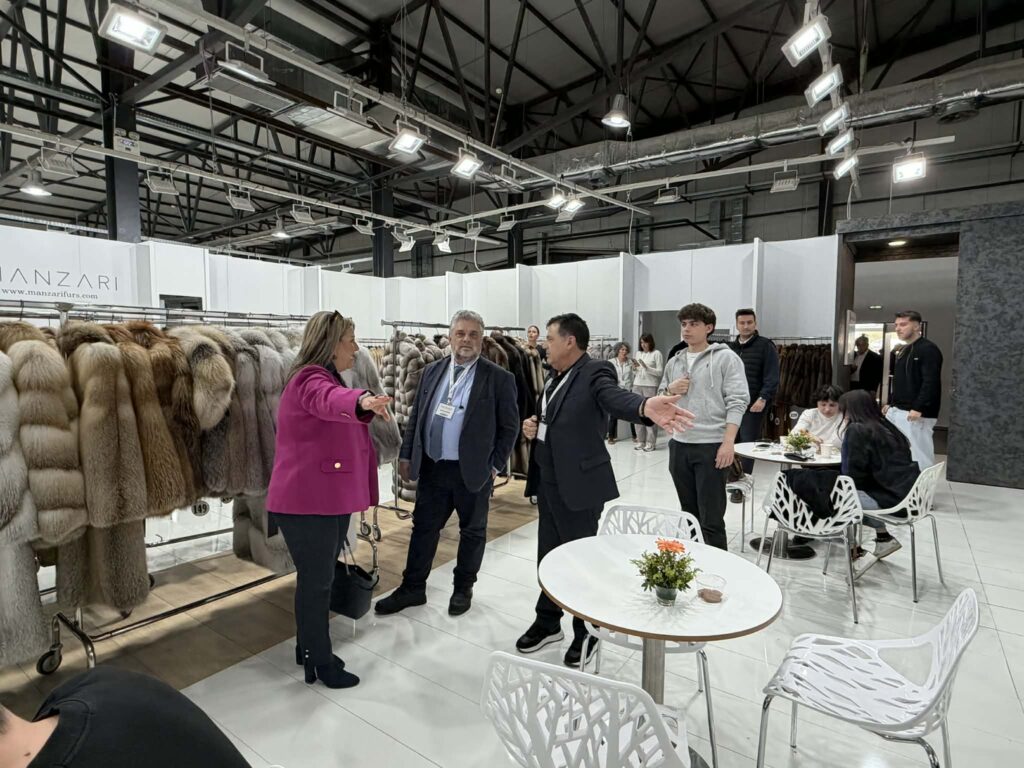 2db04718 3911 48f0 8ee2 458f06b5a08e