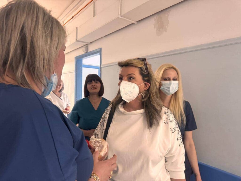 maria antoniou episkepsi nosokomeio kastorias pascha 18