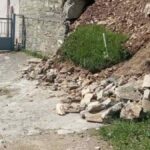 Ντροπή Δήμος Καστοριάς: Κατολίσθηση απειλεί σπίτι με παιδιά στην Κλεισούρα