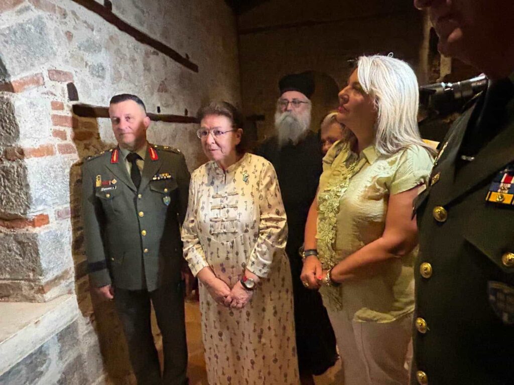 maria antoniou lina mendoni kastoria 13