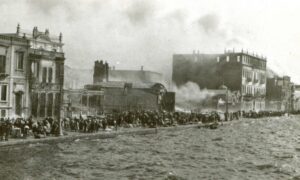 megalh fwtia1 smyrni 1922