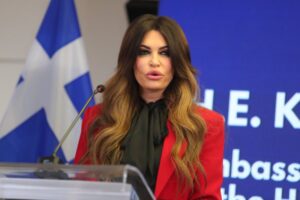 Αποκάλυψη Dnews: Η αγωγή κατά της Κίμπερλι Γκίλφοϊλ – Τα 150.000 δολάρια, οι καταγγελίες και το ηχητικό των 16 λεπτών