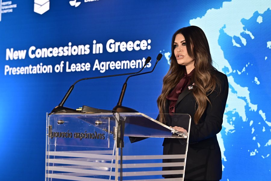 Κίμπερλι Γκίλφοϊλ: Από τις αποκαλύψεις της WSJ στην απειλή αποπομπής
