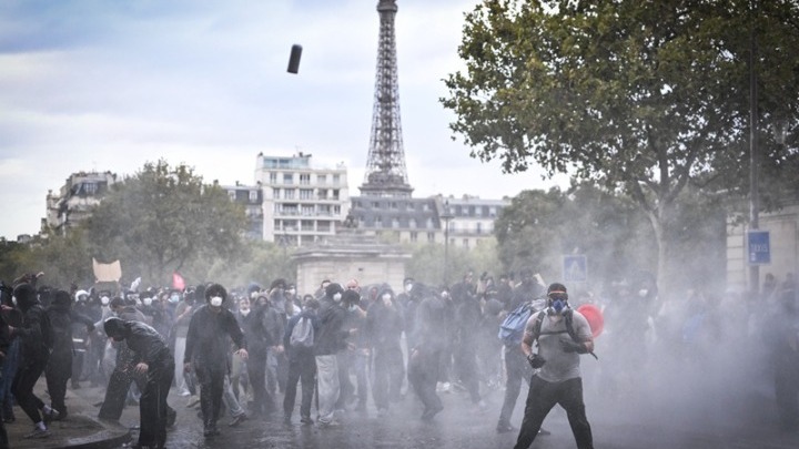 w19 94943franceeducationprotest